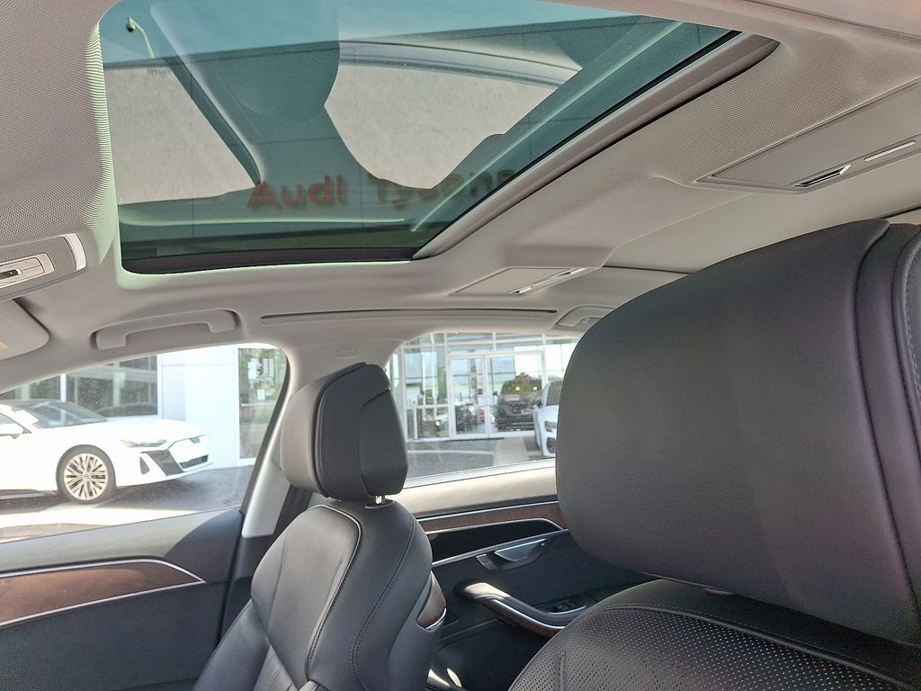 2022 Audi A8 L 14