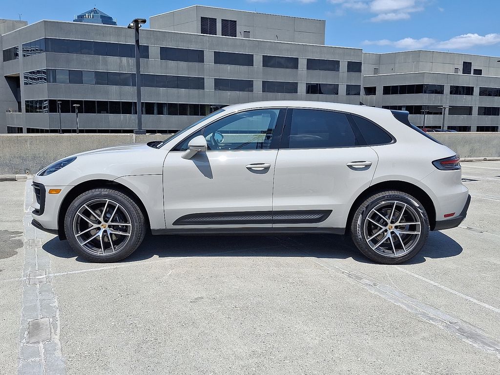 Thumbnail: 2026 Porsche Macan - 2