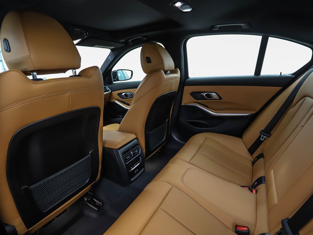 Thumbnail: 2023 BMW 3 Series - 21