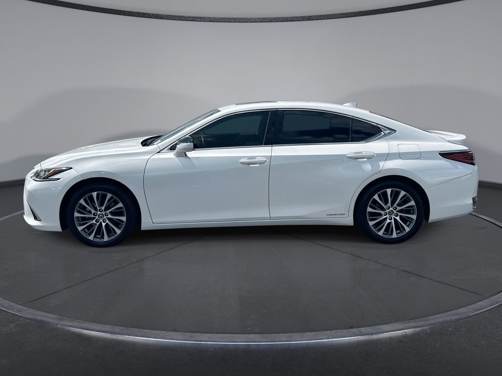 Thumbnail: 2021 Lexus ES - 15