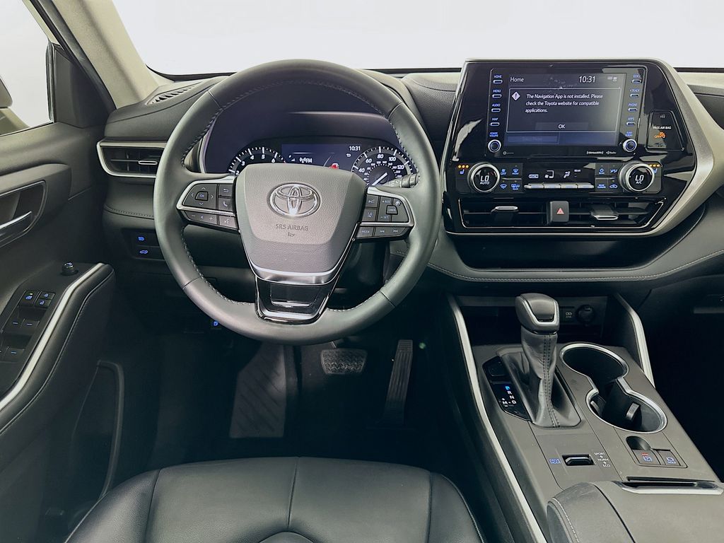 Thumbnail: 2020 Toyota Highlander - 22