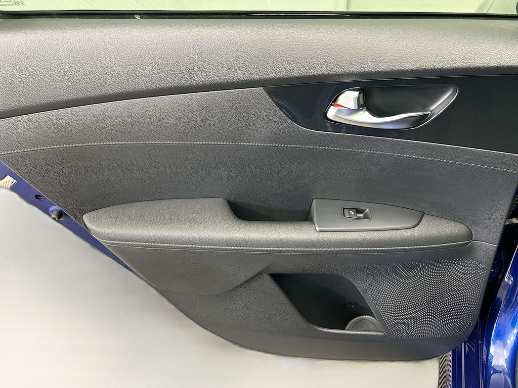 Thumbnail: 2020 Kia Forte - 24