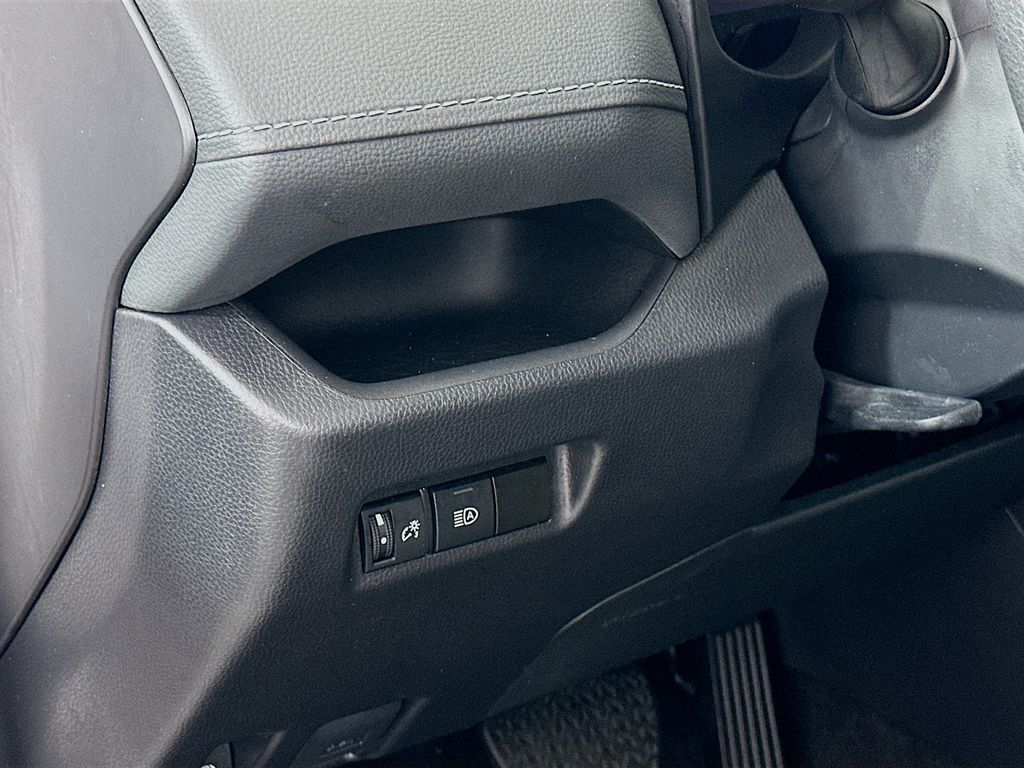 Thumbnail: 2024 Toyota RAV4 - 10