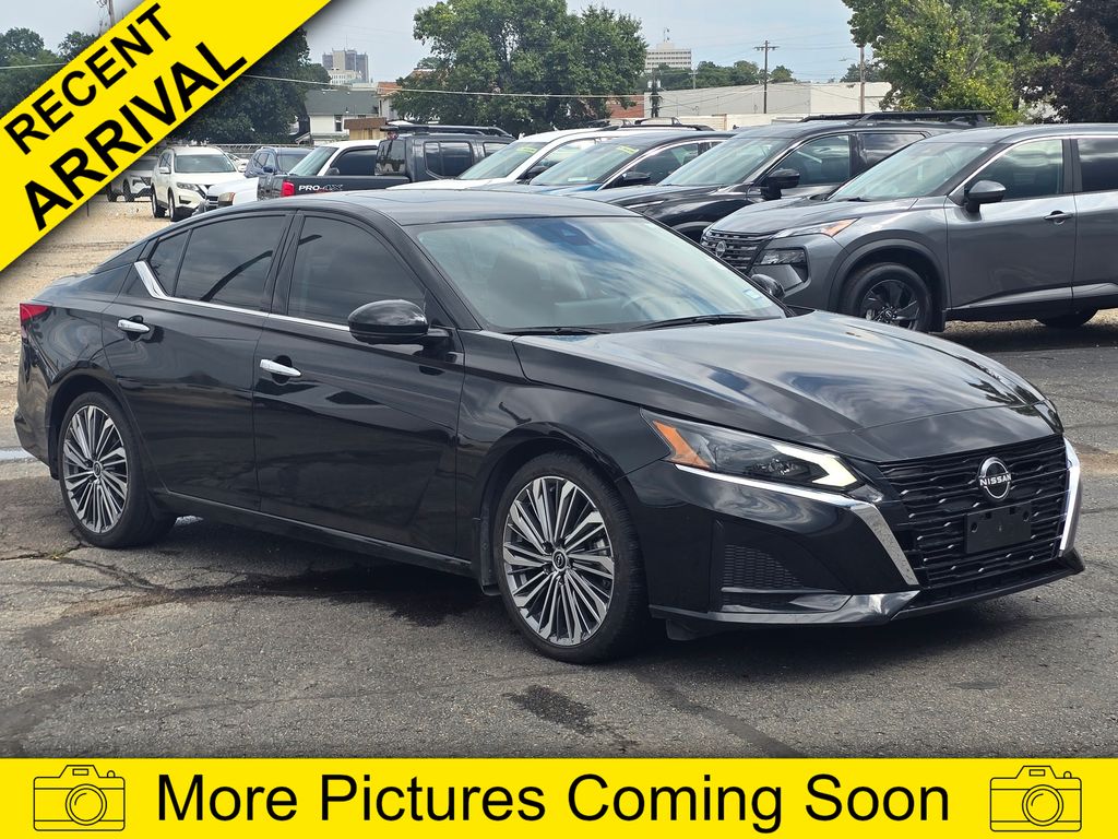 2023 Nissan Altima 2.5 SL FWD    