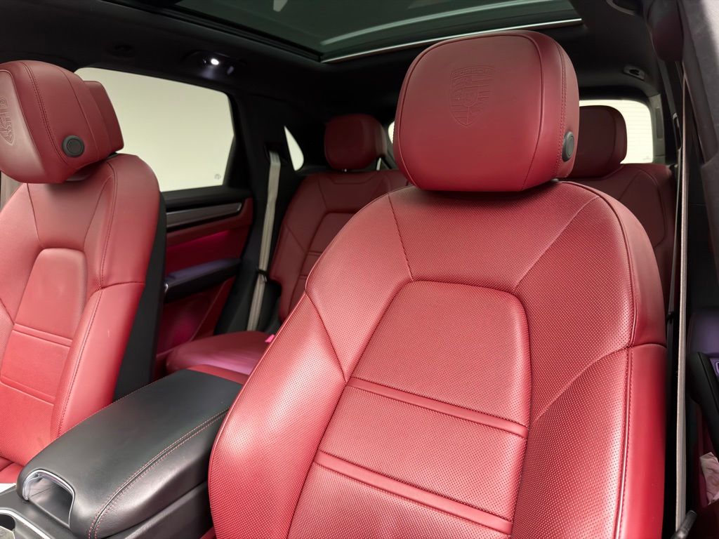 Thumbnail: 2023 Porsche Cayenne - 4