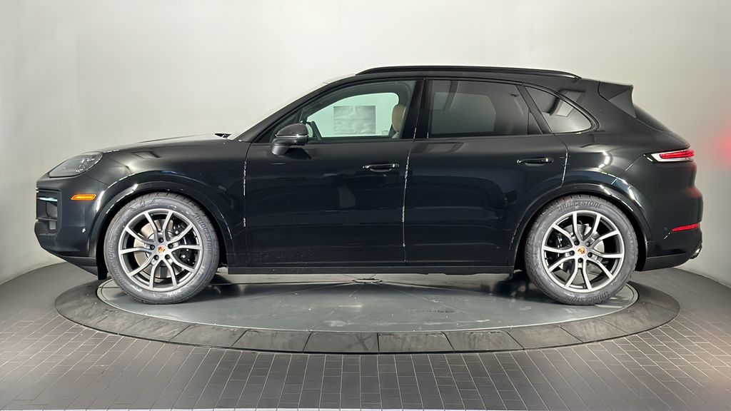 Thumbnail: 2025 Porsche Cayenne - 2