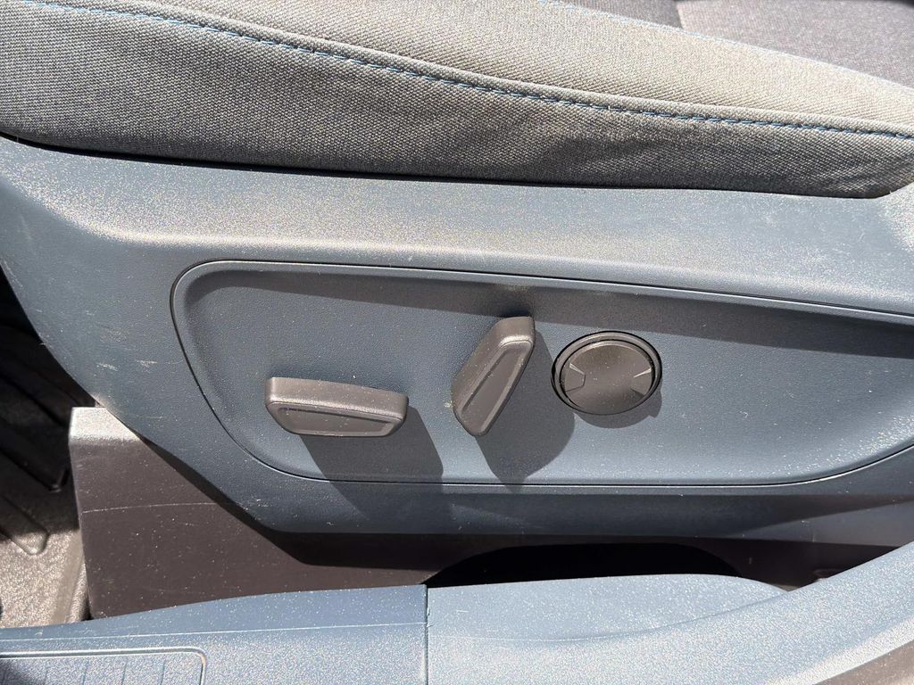 Used 2025 Ford Maverick XLT 4D Crew Cab