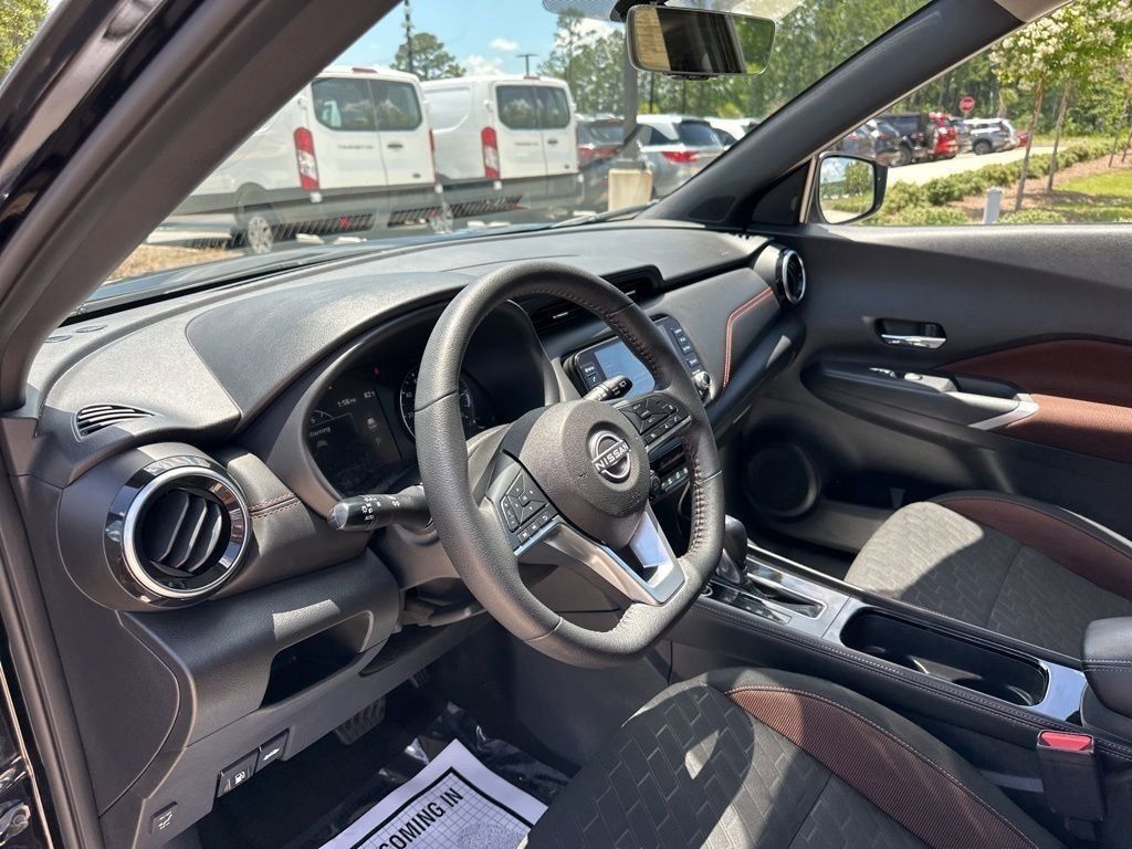 2023 Super Black Nissan Kicks SR FWD SUV