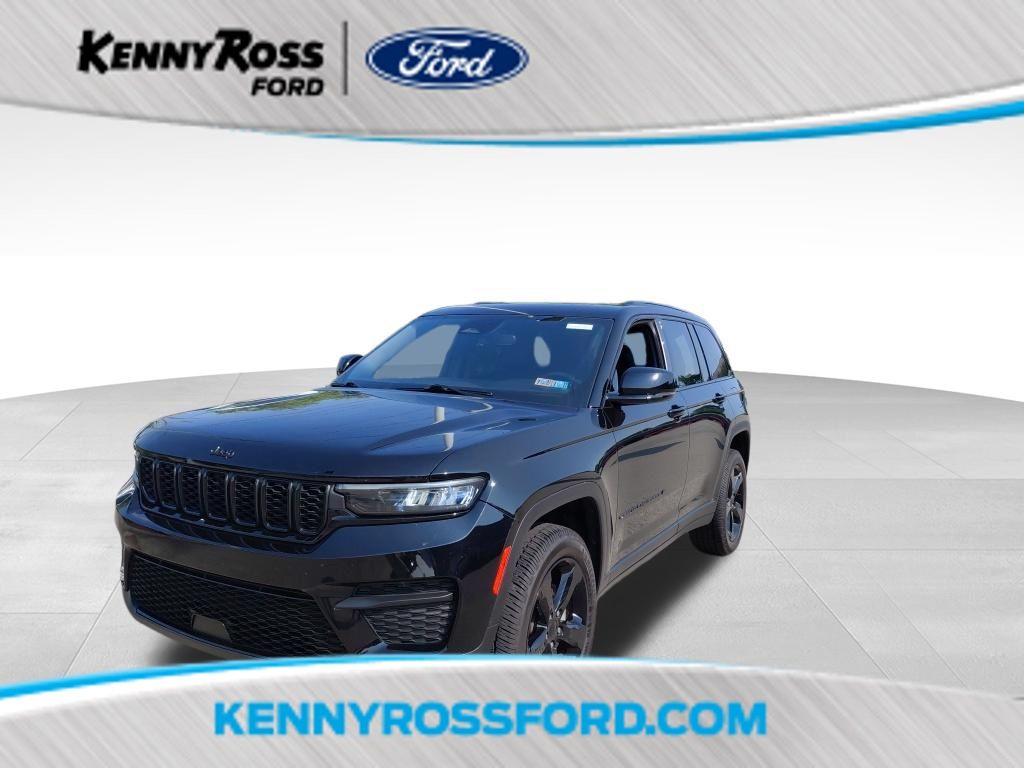 Diamond Black Crystal Pearlcoat 2024 Jeep Grand Cherokee SUV / Crossover Four-Wheel Drive 8-Speed Automatic