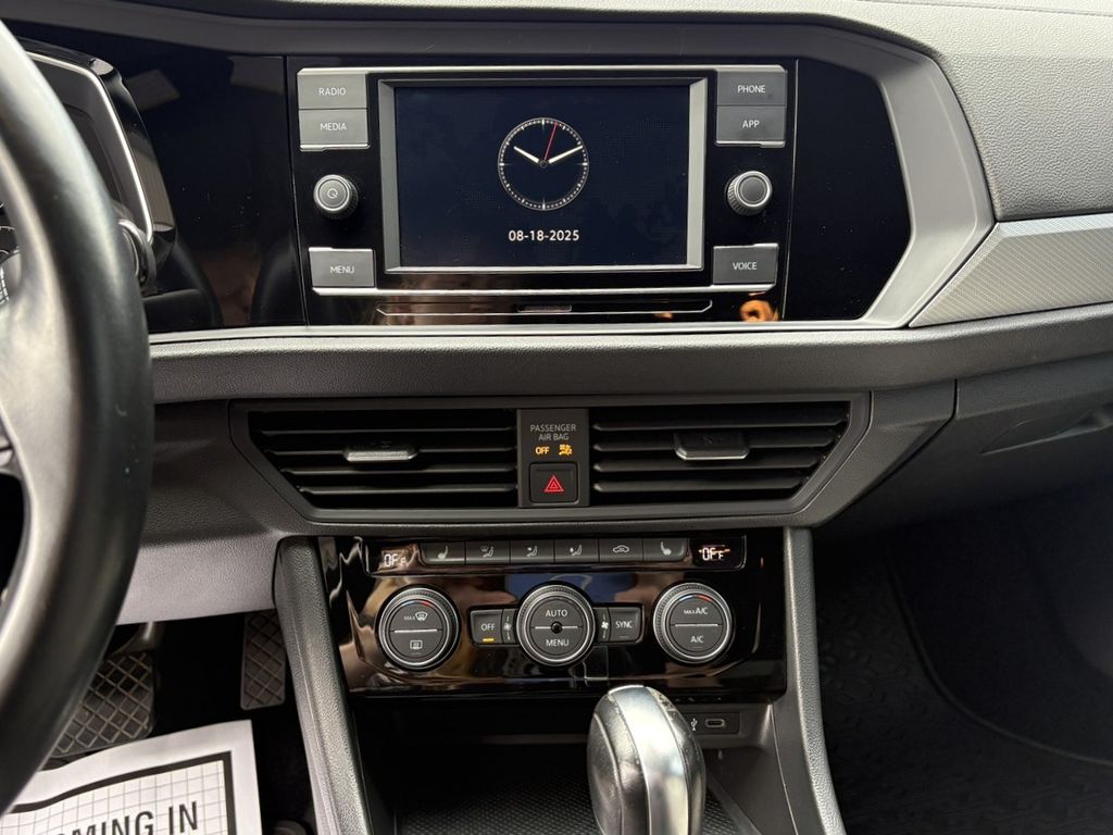 2021 Volkswagen Jetta R-Line