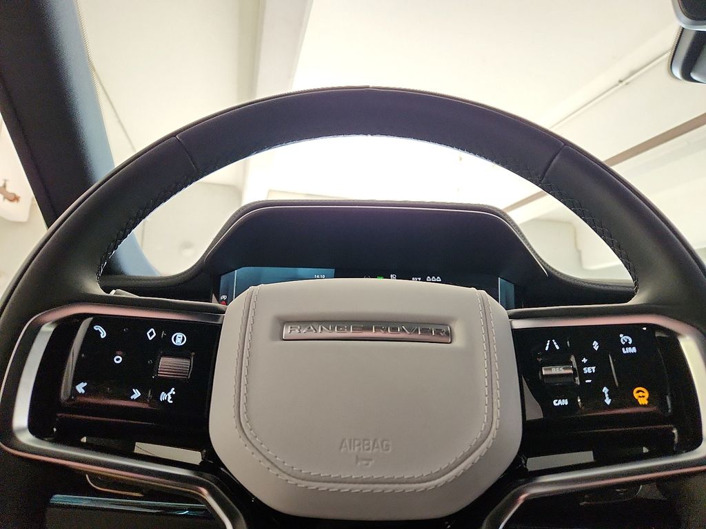 Thumbnail: 2025 Land Rover Range Rover Sport - 9