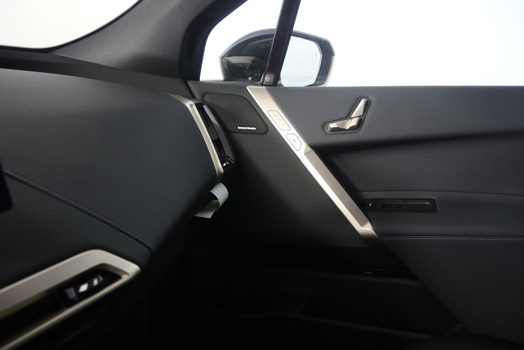 Thumbnail: 2026 BMW iX - 23