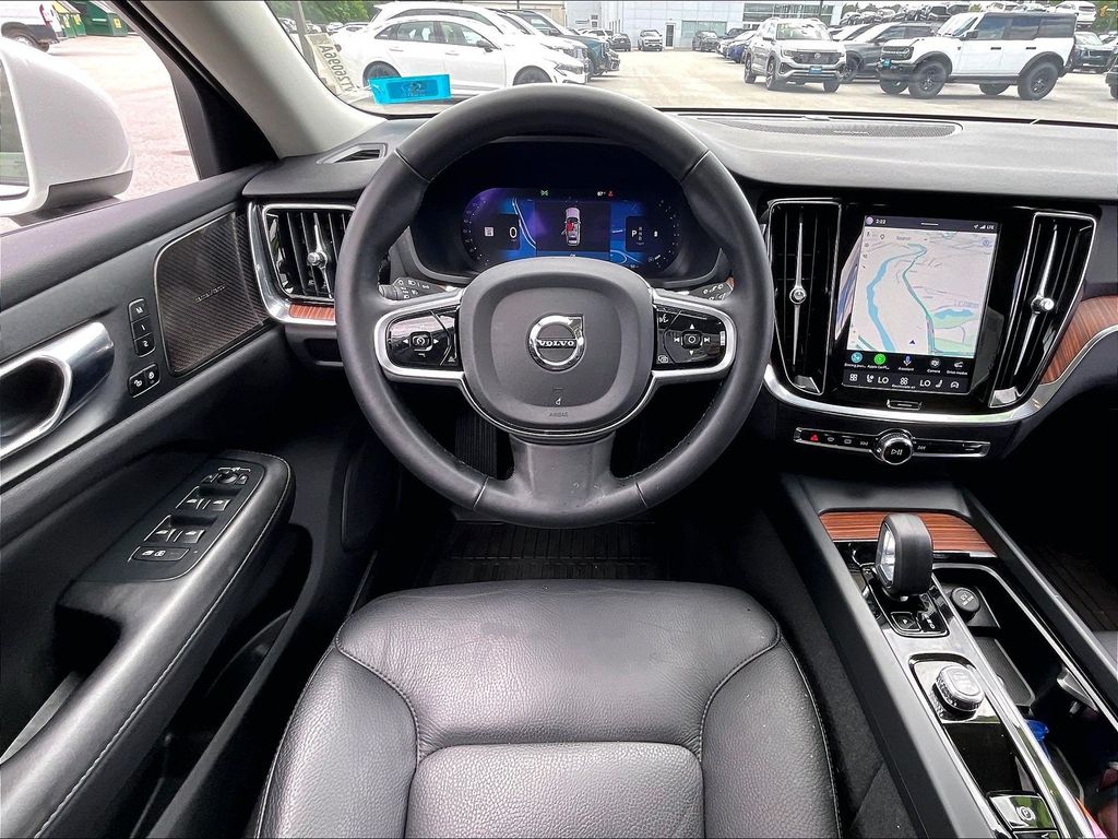 2025 Volvo V60 Cross Country — photo 16