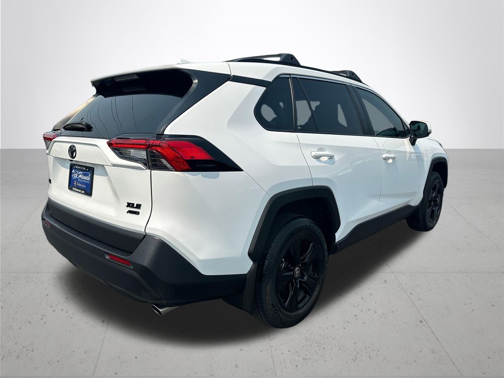 2022 Toyota RAV4 XLE