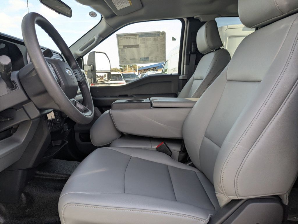 2025 Ford F-450 Chassis XL