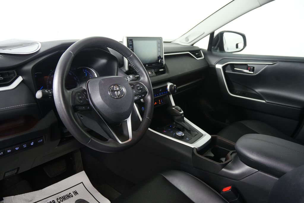 Thumbnail: 2021 Toyota RAV4 - 10