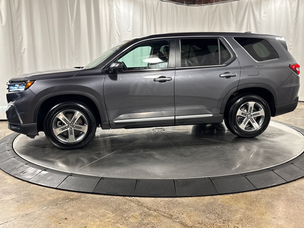 used 2025 Honda Pilot car, priced at $45,233