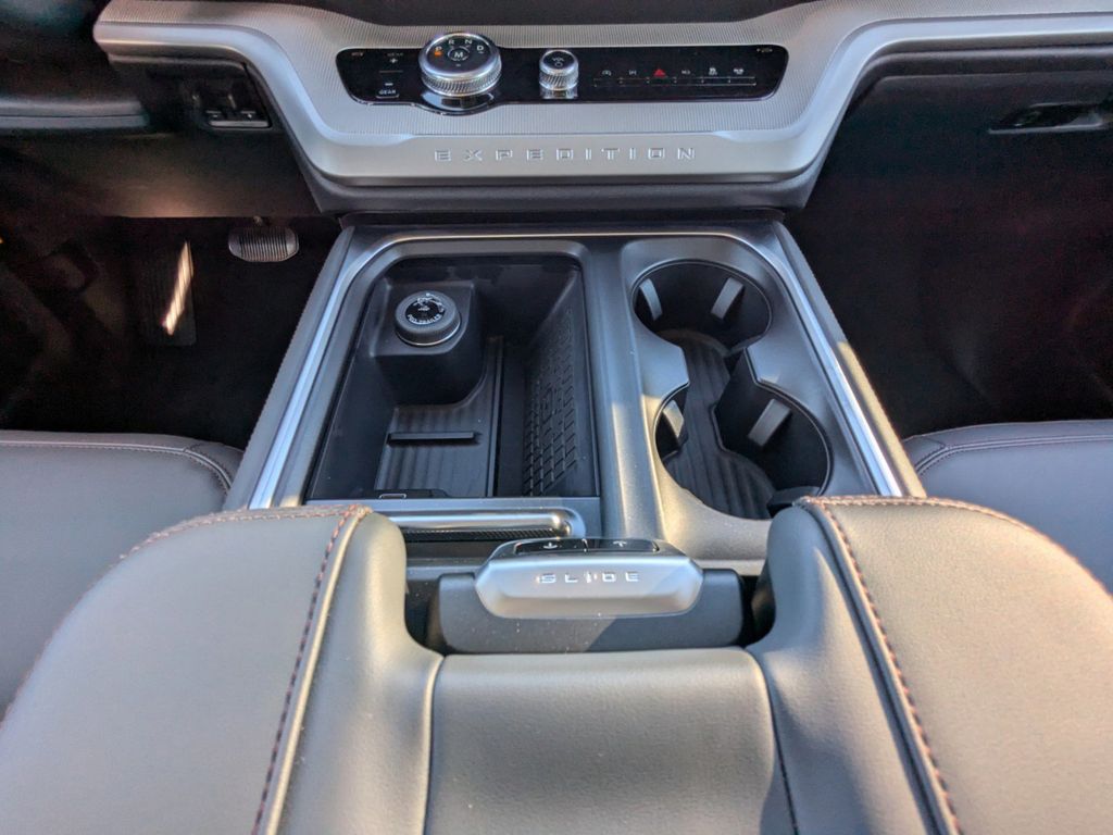 2025 Ford Expedition Active MAX