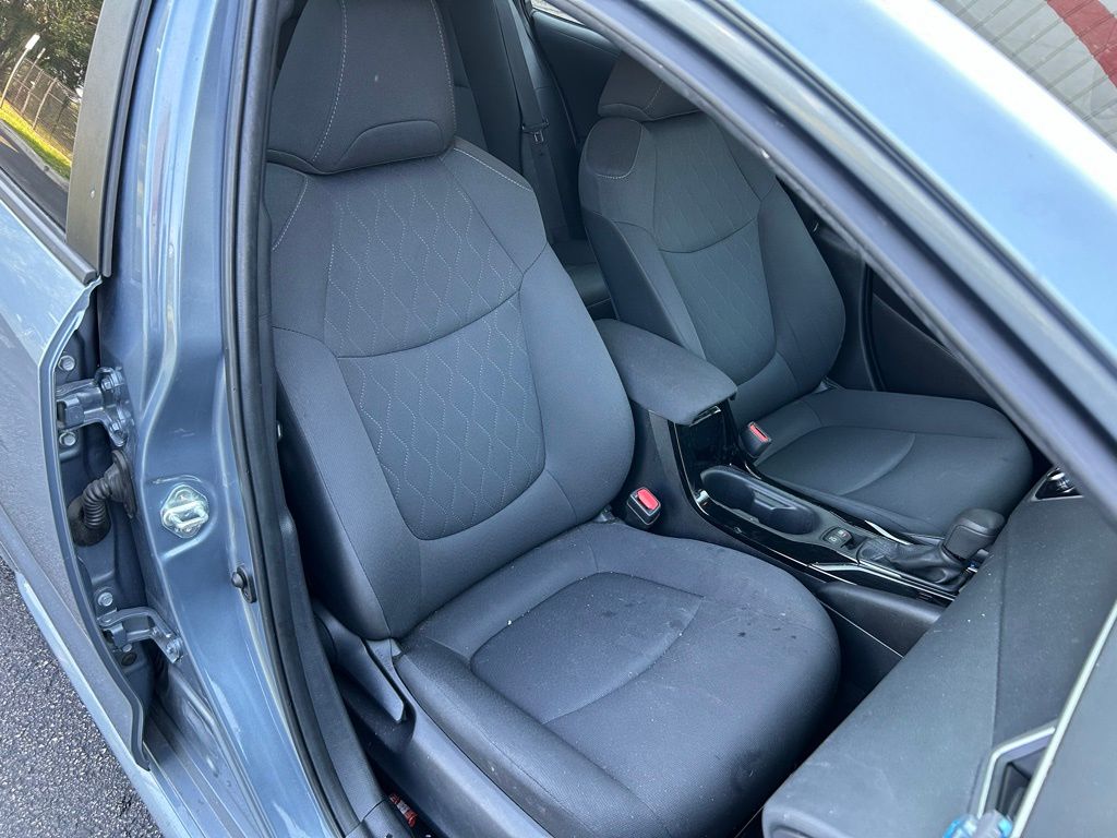 2021 Toyota Corolla LE 15