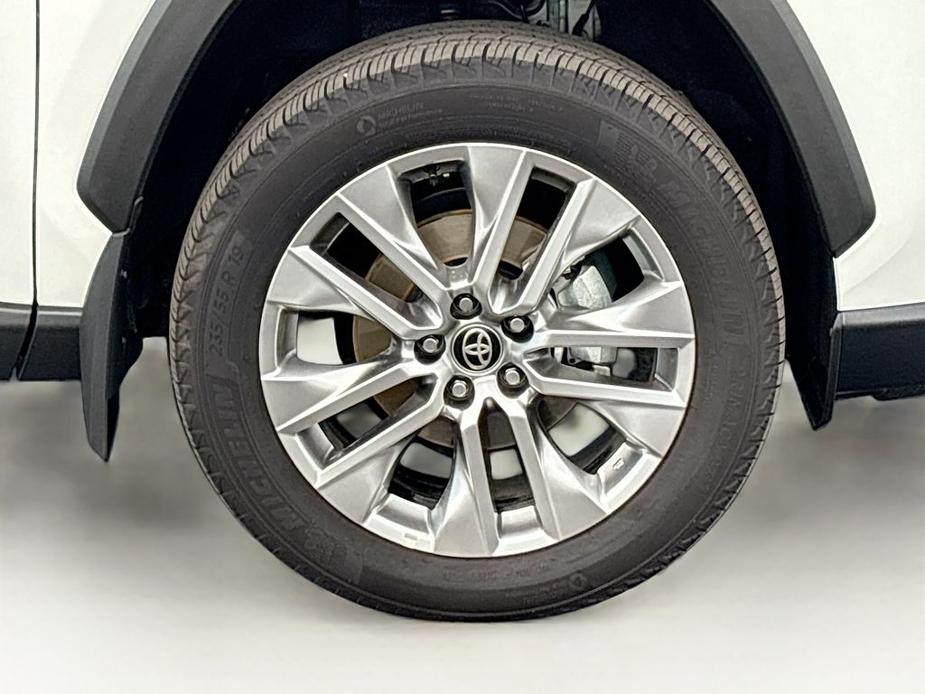 Certified Used 2025 Beige Toyota XLE Premium image 32