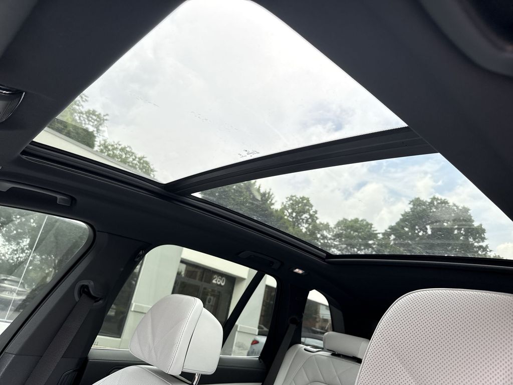 Thumbnail: 2026 BMW X5 - 22