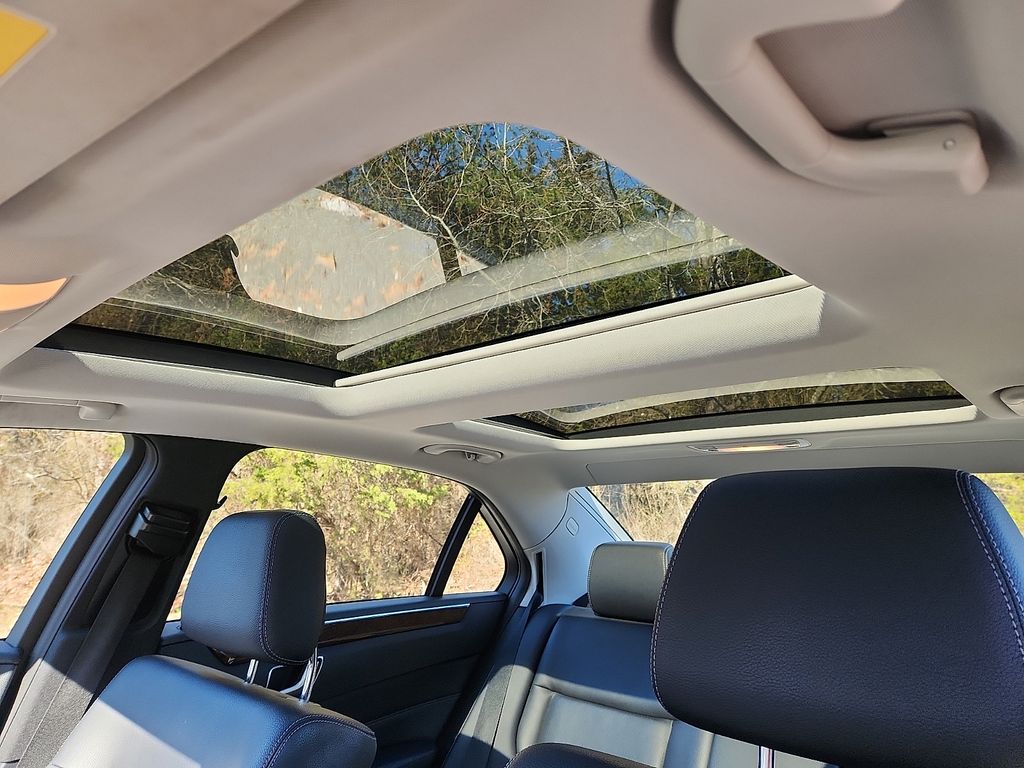 Thumbnail: 2014 Mercedes-Benz E-Class - 14