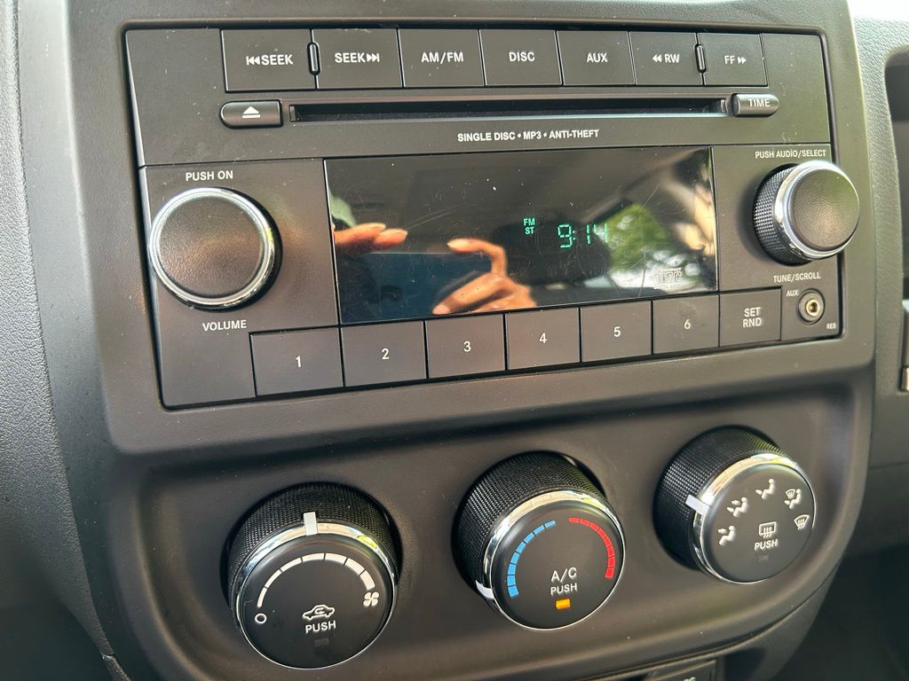 Thumbnail: 2014 Jeep Patriot - 27