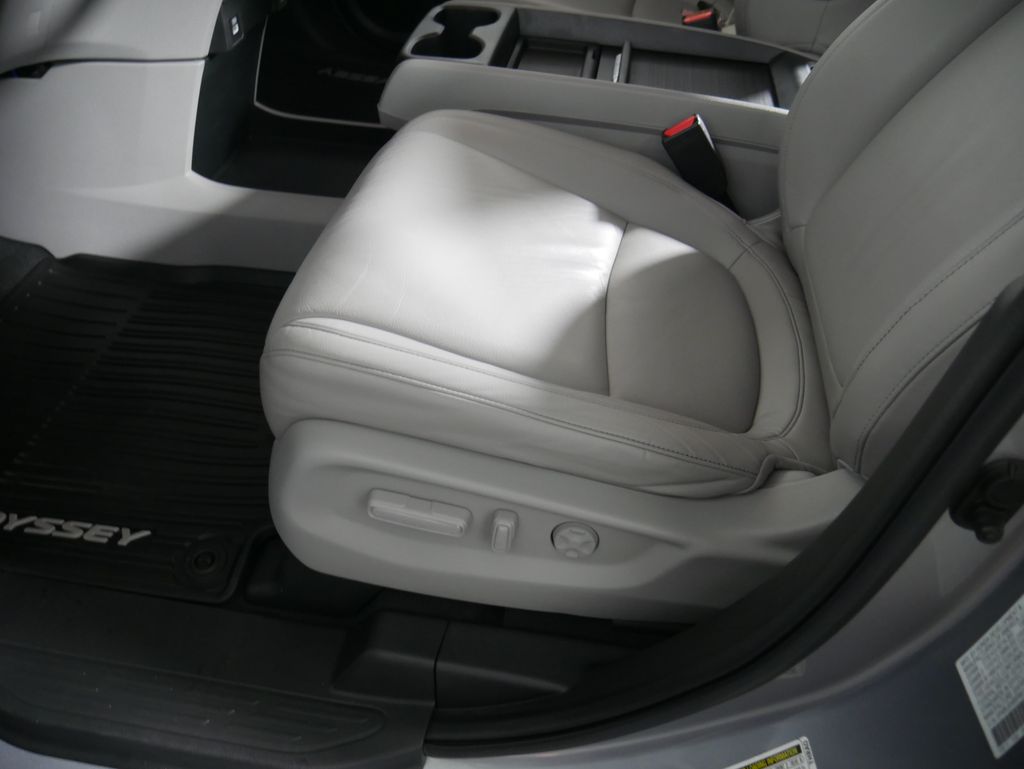 Thumbnail: 2023 Honda Odyssey - 28