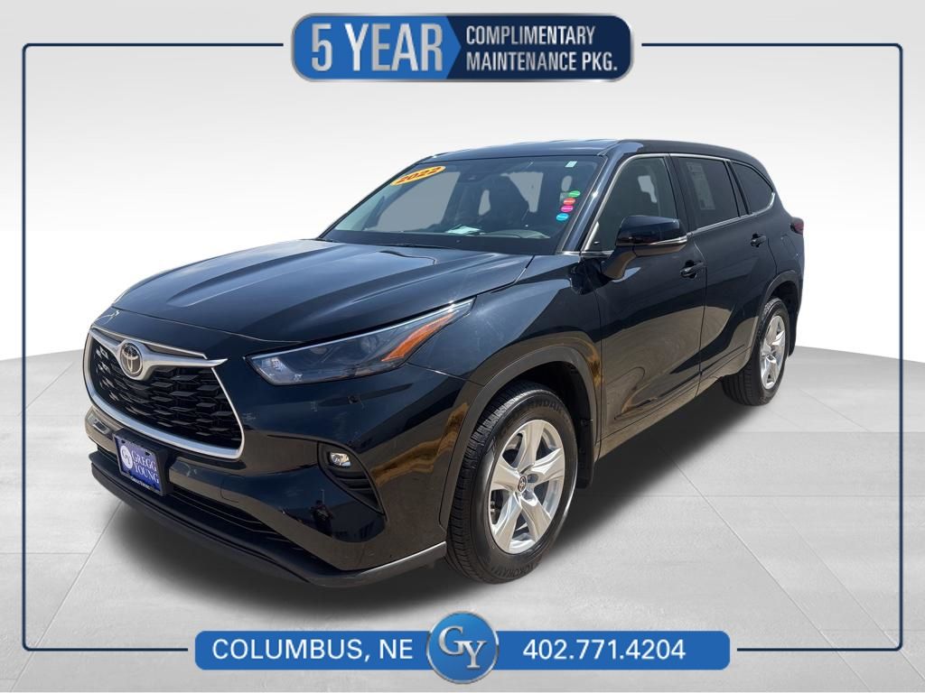 Midnight Black Metallic 2022 Toyota Highlander LE AWD SUV / Crossover All-Wheel Drive 8-Speed Automatic