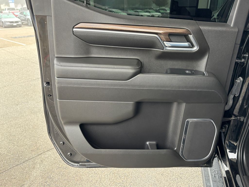 Thumbnail: 2022 Chevrolet Silverado 1500 - 25