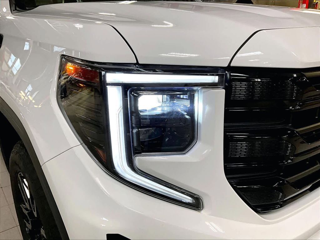 2023 GMC Sierra 1500 — photo 34