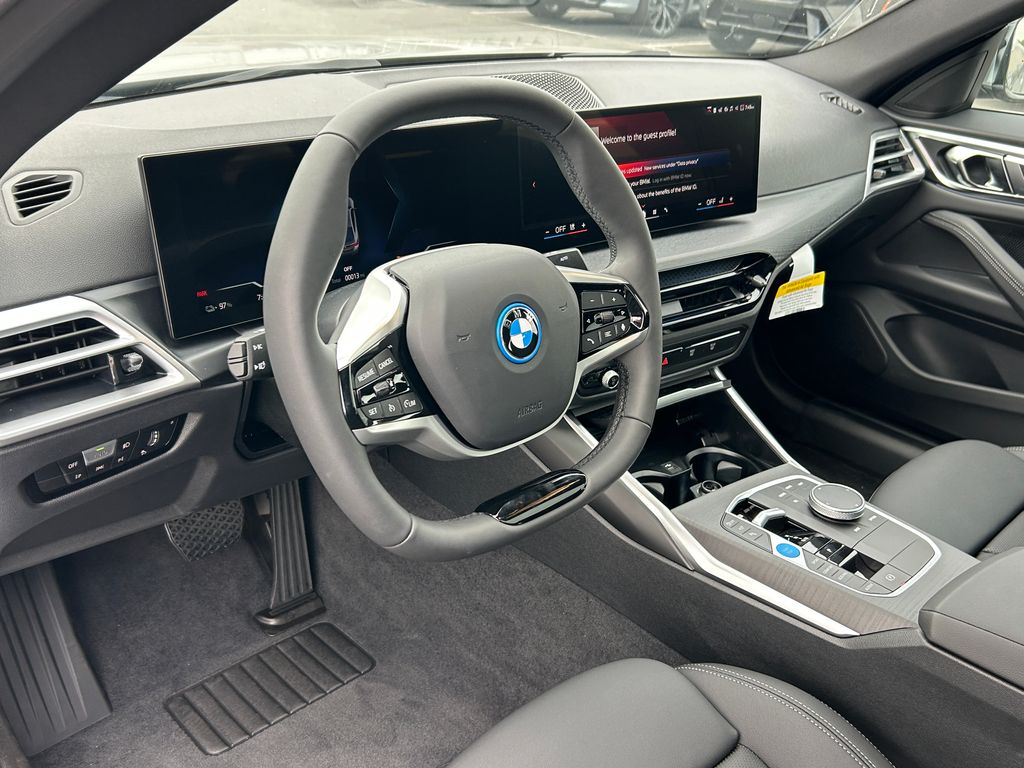 Thumbnail: 2026 BMW i4 - 13