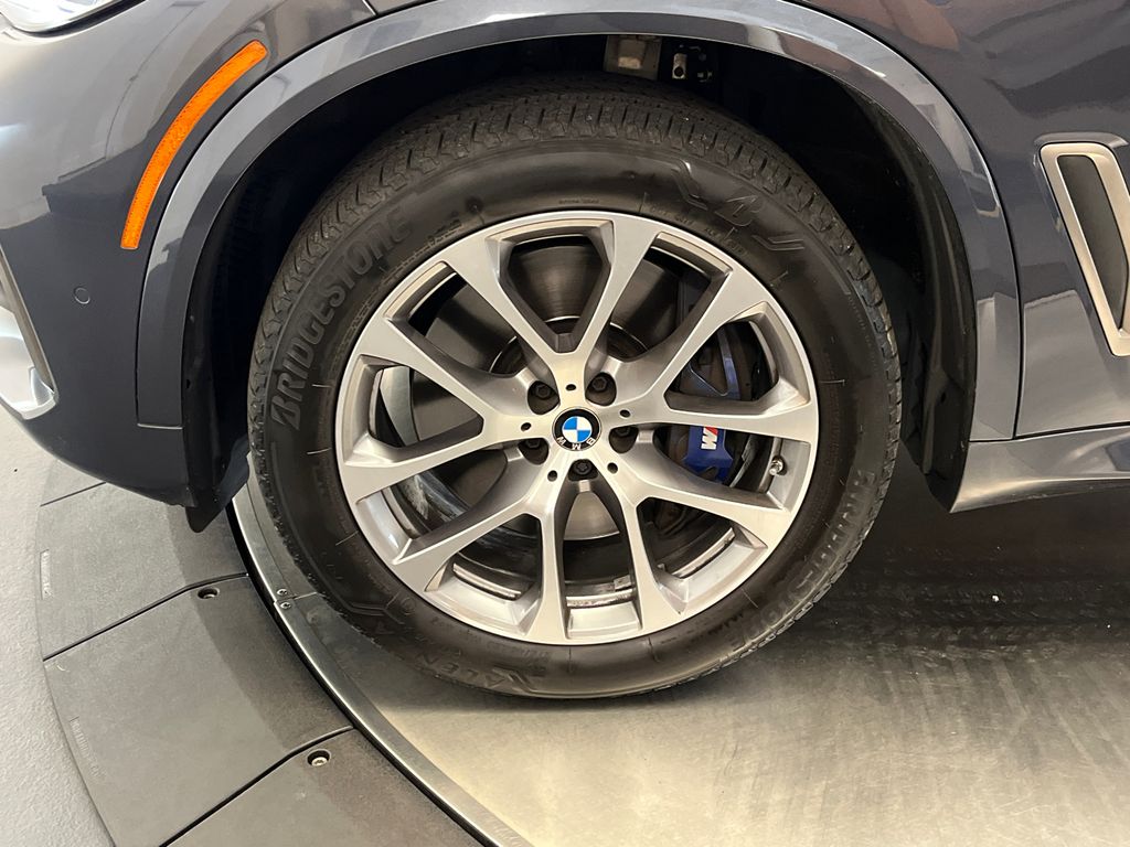 2020 BMW X5 M50i 10