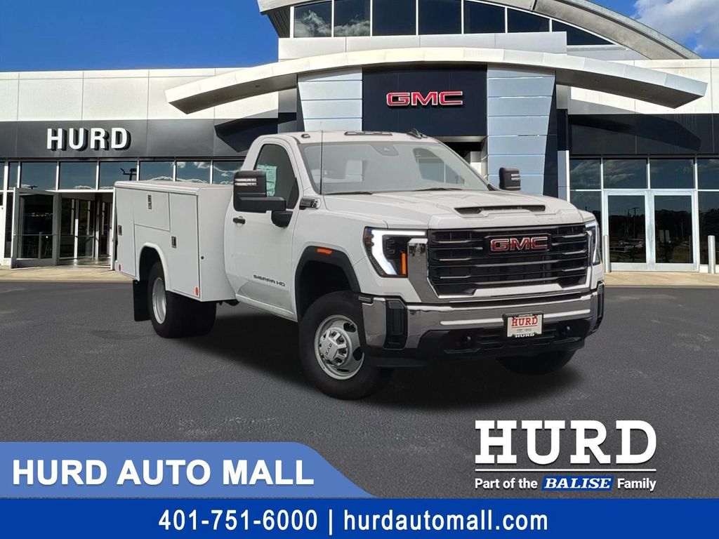 Summit White 2025 GMC Sierra 3500HD Pickup Truck Four-Wheel Drive Automatic