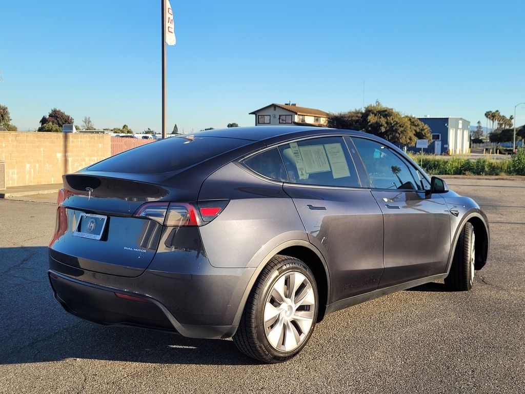 Used 2024  Tesla Long Range image 4