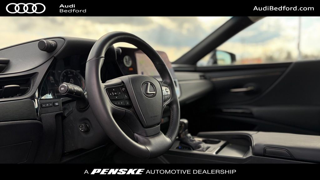 Thumbnail: 2023 Lexus ES - 16