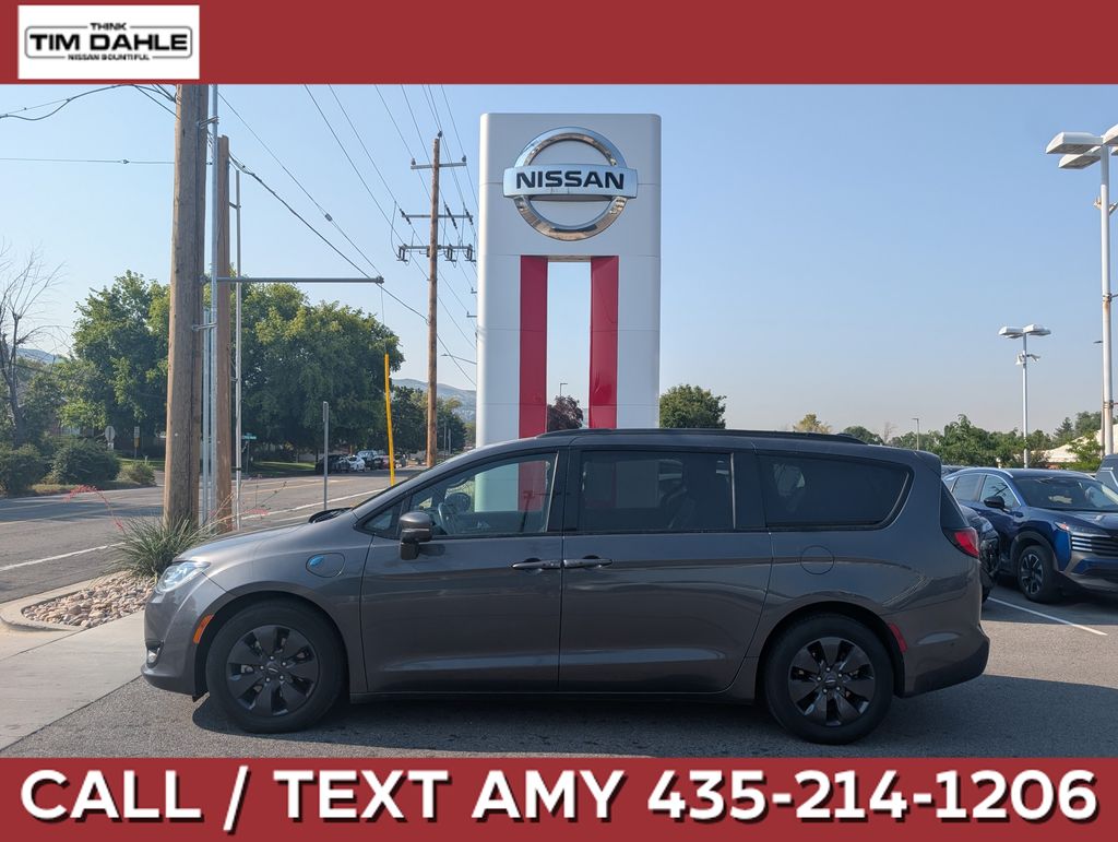2020 Chrysler Pacifica Hybrid Limited FWD