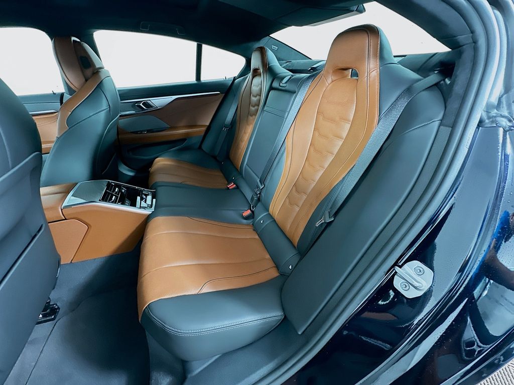 Thumbnail: 2026 BMW 8 Series - 17