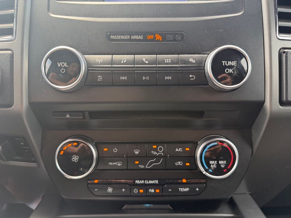 Certified Used 2018 Gray Ford XLT image 21