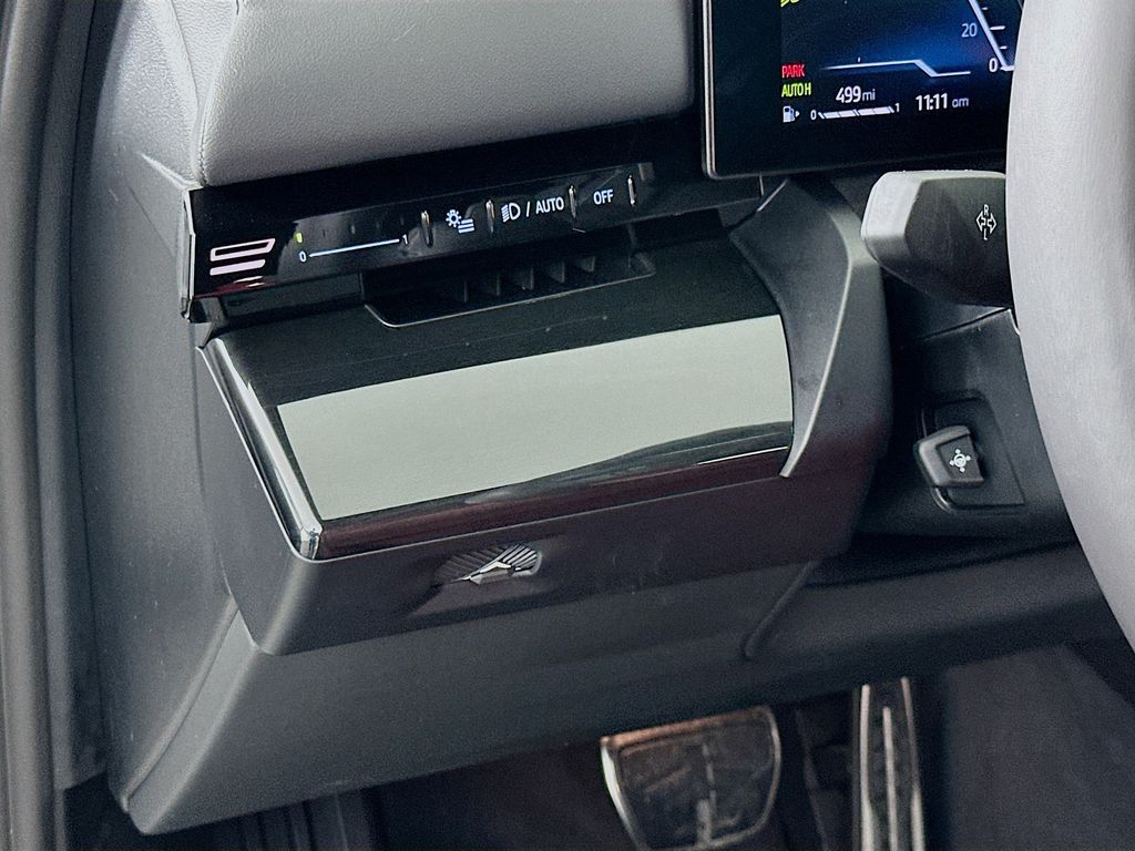 Thumbnail: 2025 BMW 5 Series - 10