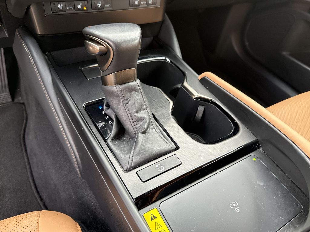 Thumbnail: 2025 Lexus ES - 20