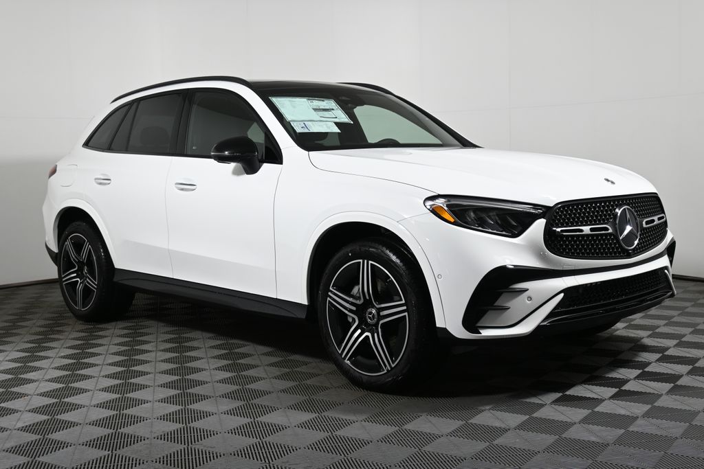 2025 Mercedes-Benz GLC 300 8