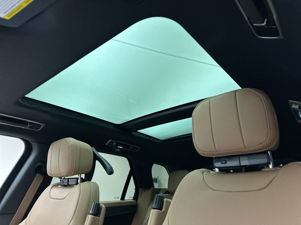 Thumbnail: 2026 Land Rover Range Rover Sport - 11