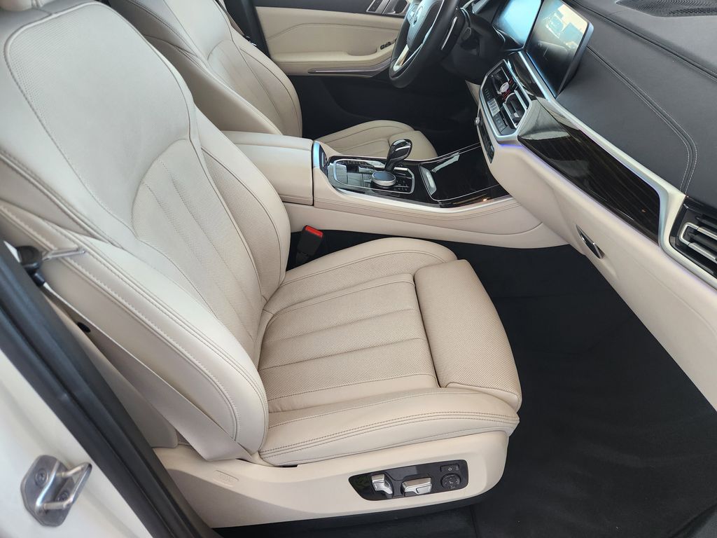2021 BMW X5 sDrive40i White at Mac Haik CDJR North Houston