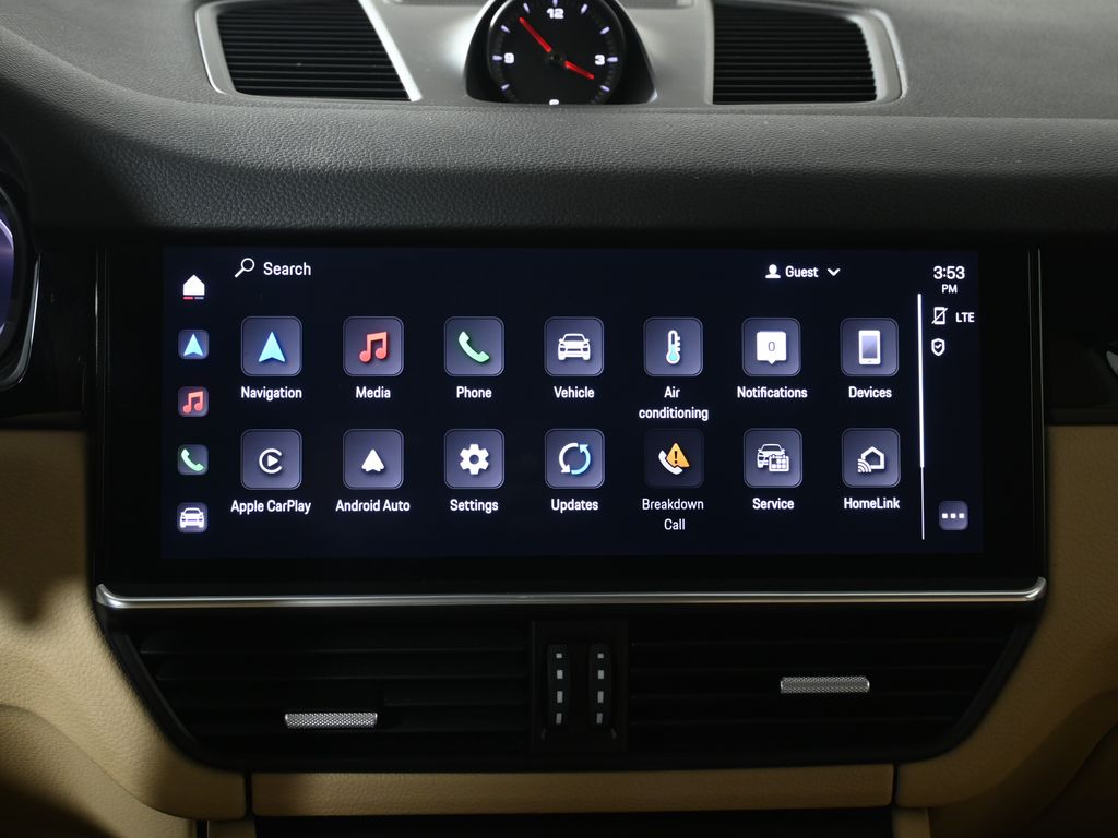 Thumbnail: 2022 Porsche Cayenne - 23