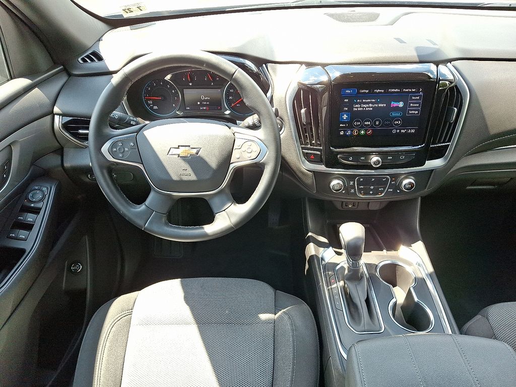 Thumbnail: 2023 Chevrolet Traverse - 13