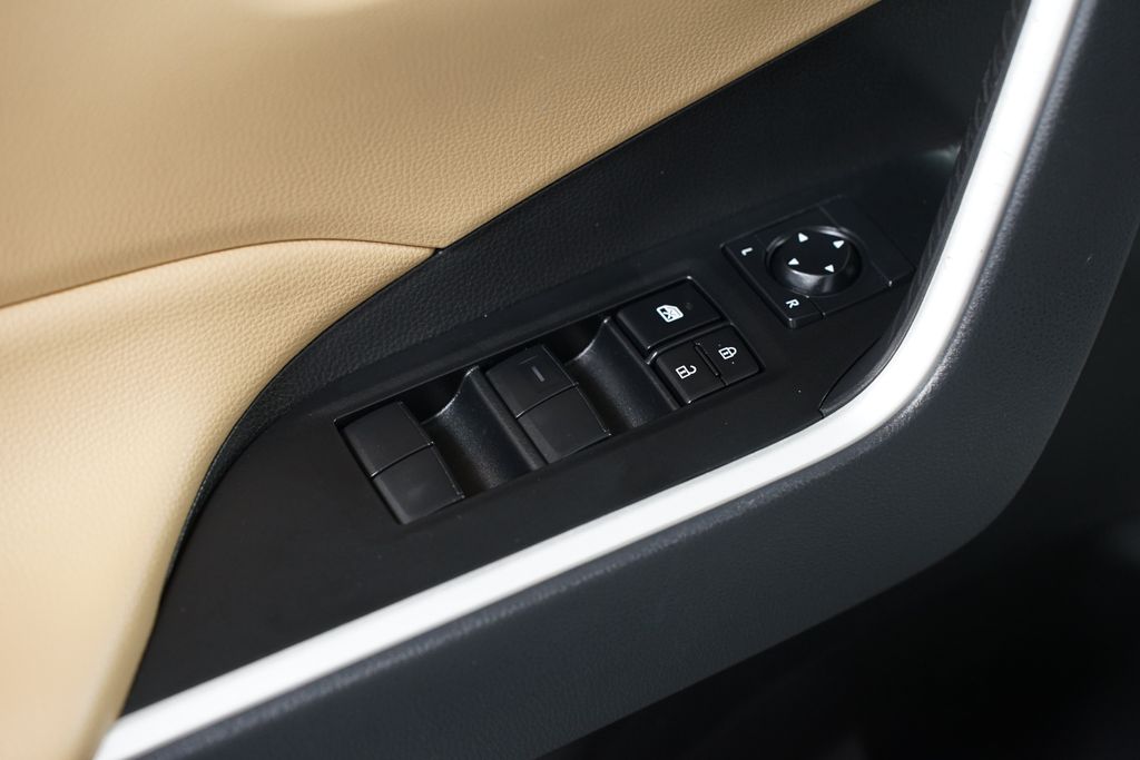 Thumbnail: 2025 Toyota RAV4 - 29