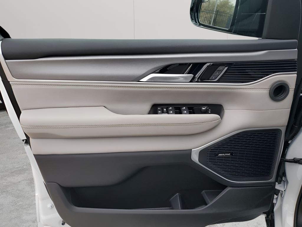 New 2026 White Jeep  image 27