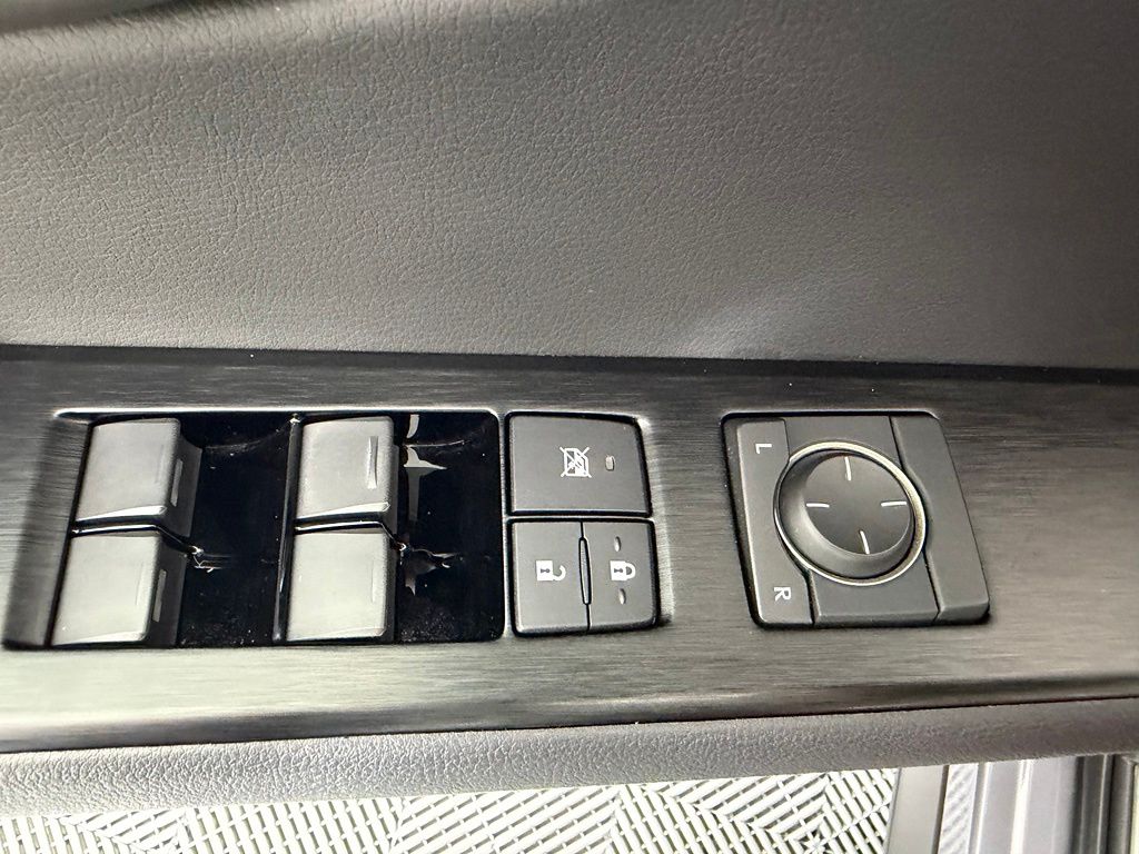 Thumbnail: 2021 Lexus UX - 17