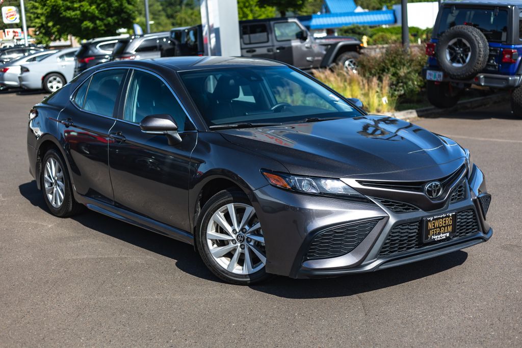 2024 Toyota Camry SE Nightshade thumbnail 2